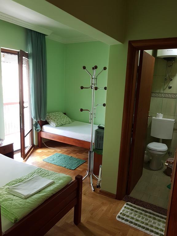 Guest House Pansion 10 Cetinje Exteriör bild